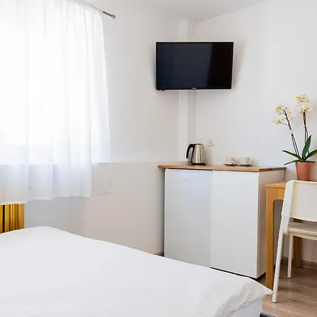 Bosman - 100m Od Plazy